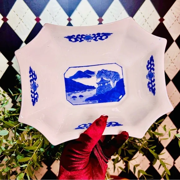 Vintage Asian Blue and White Porcelain Hexagonal Bowl - Picture 2 of 9